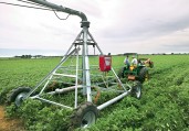 30_171_119_z_mobilemove_4_wheelpivot_soybeans_01_72web